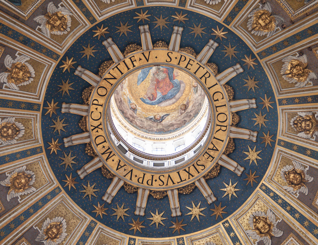 Duomo di Michelangelo, visto dall'interno della Basilica di San Pietro
